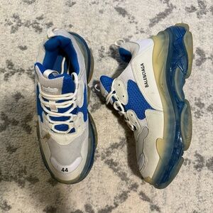BALENCIAGA Triple S White & Blue similar style sneaker